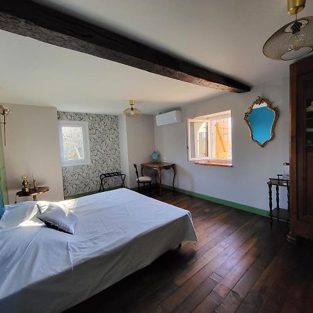 Gîte PRAT NAOU - PYRENNEES ARIEGEOISES Taurignan-Vieux Exterior foto