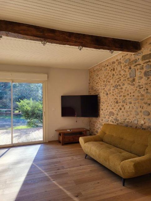 Gîte PRAT NAOU - PYRENNEES ARIEGEOISES Taurignan-Vieux Exterior foto